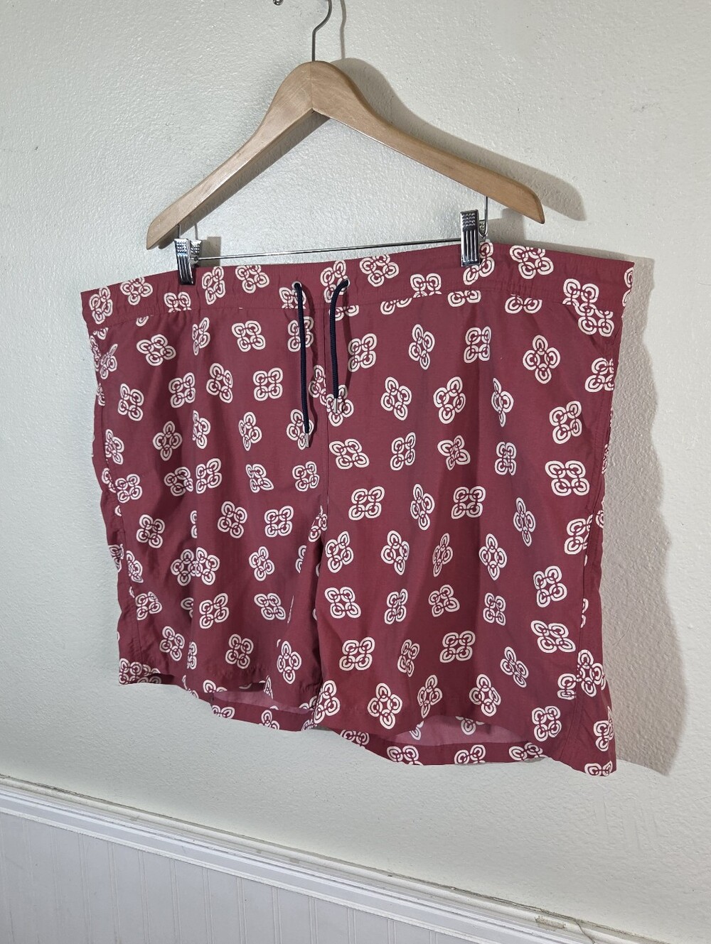 Brooks Brothers Mens XL Swim Trunks Nylon Red Geometric Print Mesh Lined